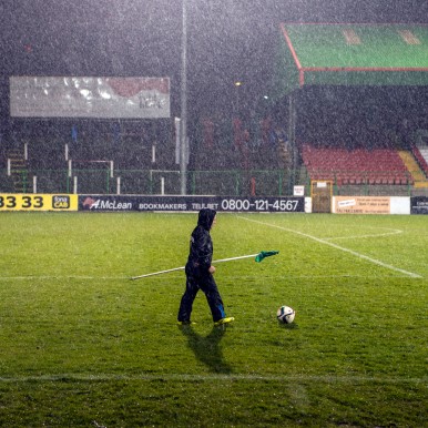 2016 IM MÄRZ, FC GLENTORAN BELFAST - COLERAINE FC, Stadion The Oval, 4 Belfast